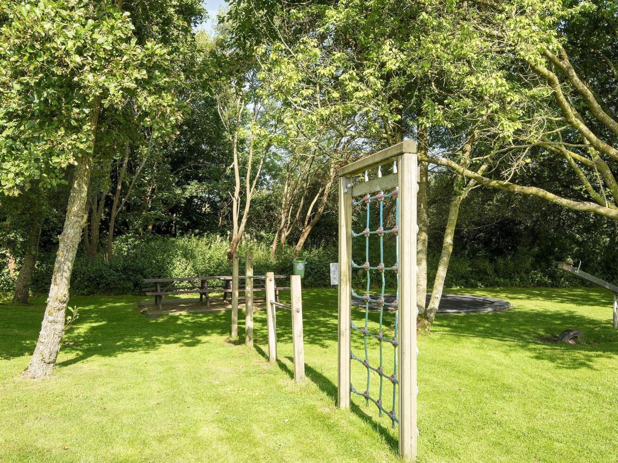 6 Person Holiday Home On A Holiday Park In Hemmet Bagian luar foto